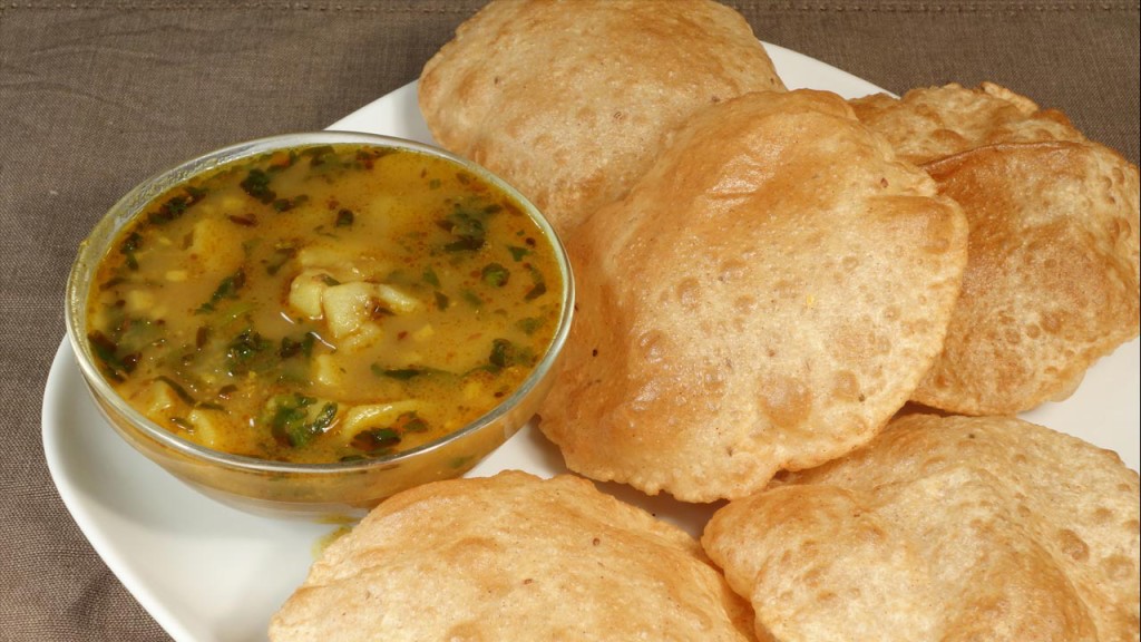 Aloo Puri (Potatoes with Fried Puffed Bread)