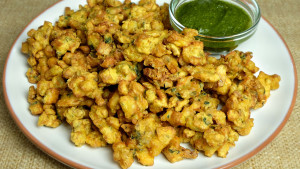 Crispy Aloo Pakoras Recipe by Manjula