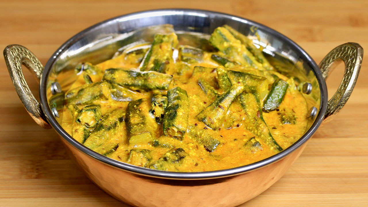Dahi Bhindi (Okra with Yogurt Gravy)
