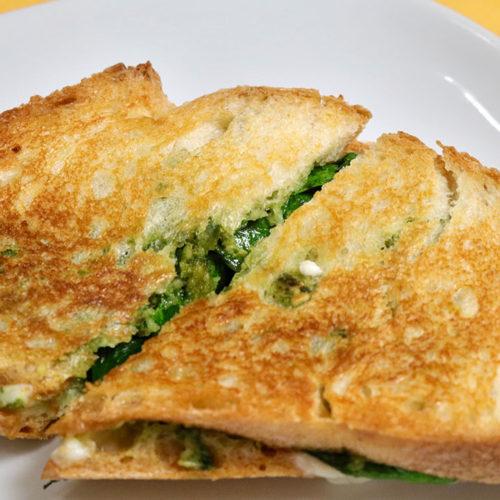 Grilled Caprese Sandwich (Veggie Sandwich With Pesto)