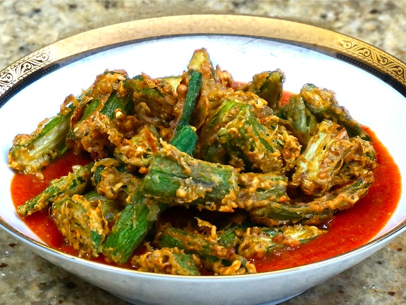 Okra (Bhindi) Tomato Curry recipe by Manjula