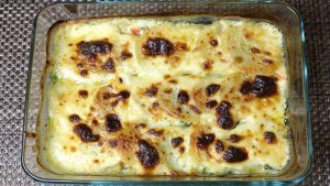 Scalloped Potatoes (Spicy Baked Potatoes) in Creamy Sauce